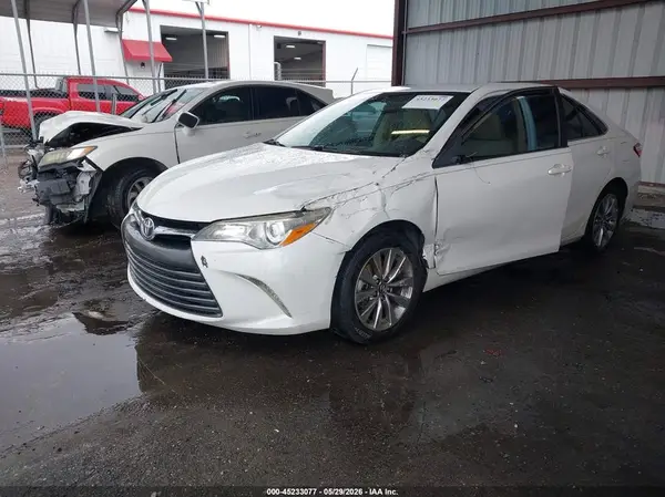 4T1BF1FK3HU426366 2017 TOYOTA CAMRY - Image 2