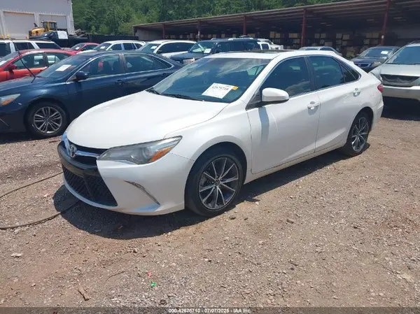 4T1BF1FK3HU430417 2017 TOYOTA CAMRY - Image 2
