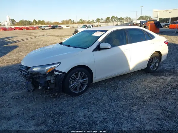 4T1BF1FK3HU431227 2017 TOYOTA CAMRY - Image 2