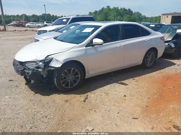 4T1BF1FK3HU432393 2017 TOYOTA CAMRY - Image 2
