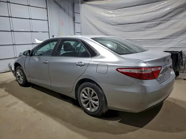 4T1BF1FK3HU433091 2017 TOYOTA CAMRY - Image 2