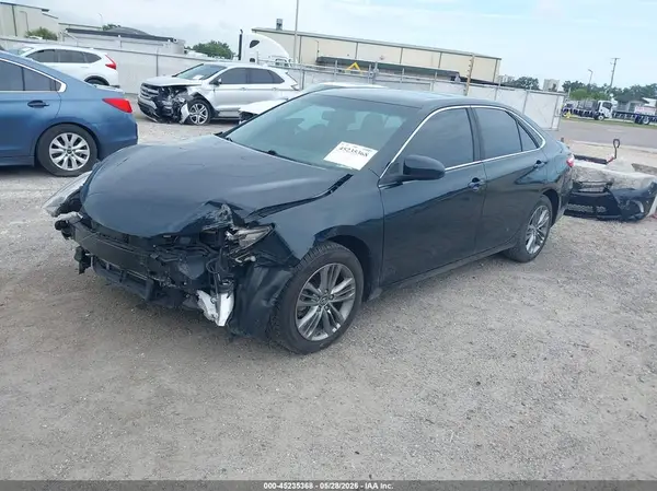 4T1BF1FK3HU435021 2017 TOYOTA CAMRY - Image 2