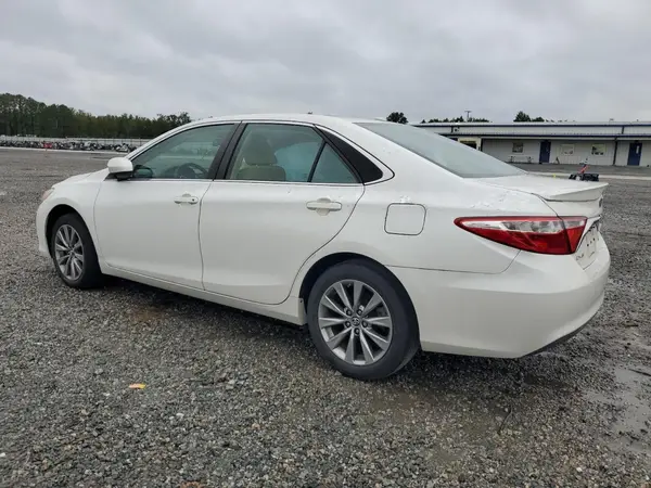 4T1BF1FK3HU436038 2017 TOYOTA CAMRY - Image 2