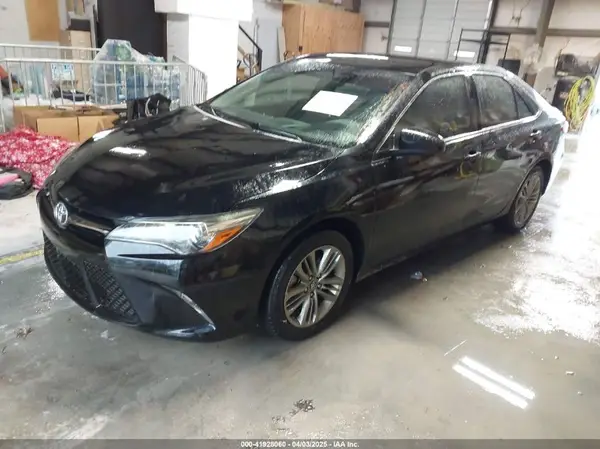 4T1BF1FK3HU438145 2017 TOYOTA CAMRY - Image 2