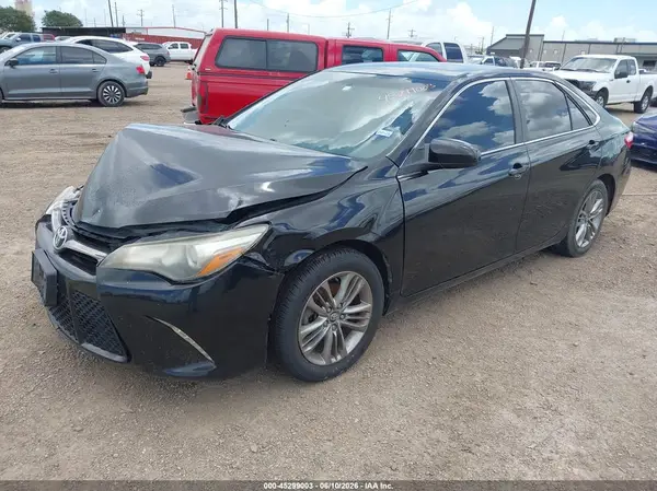 4T1BF1FK3HU439683 2017 TOYOTA CAMRY - Image 2