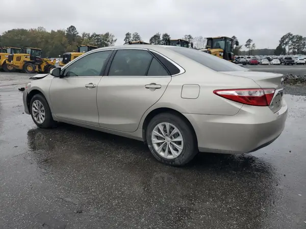 4T1BF1FK3HU444642 2017 TOYOTA CAMRY - Image 2