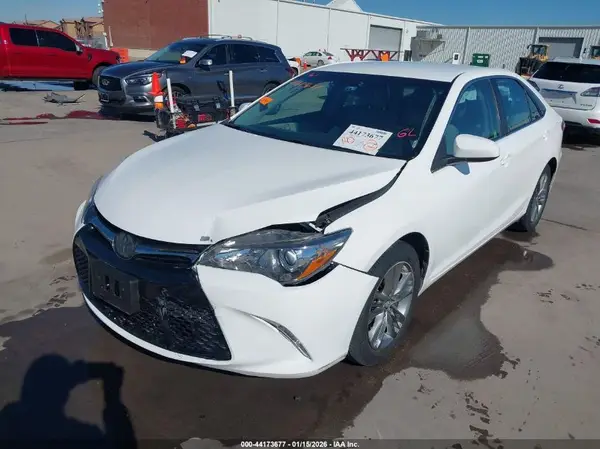 4T1BF1FK3HU445421 2017 TOYOTA CAMRY - Image 2