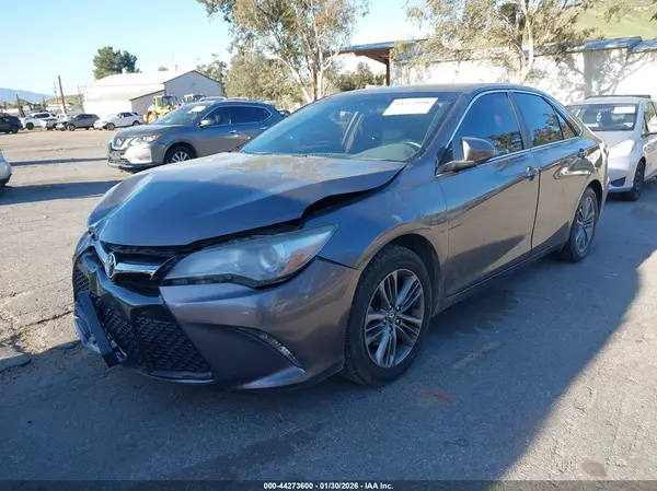 4T1BF1FK3HU445760 2017 TOYOTA CAMRY - Image 2