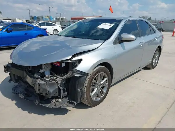 4T1BF1FK3HU448397 2017 TOYOTA CAMRY - Image 2