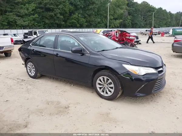 4T1BF1FK3HU616734 2017 TOYOTA CAMRY - Image 1