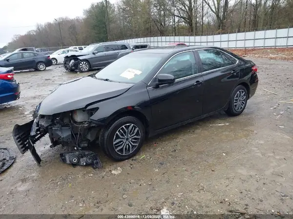 4T1BF1FK3HU617009 2017 TOYOTA CAMRY - Image 2