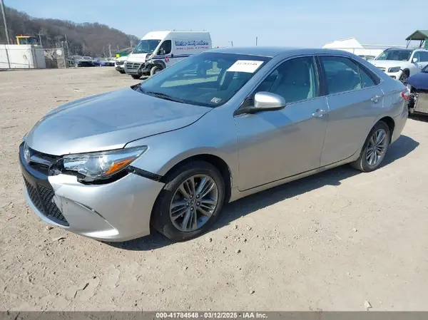 4T1BF1FK3HU617558 2017 TOYOTA CAMRY - Image 2