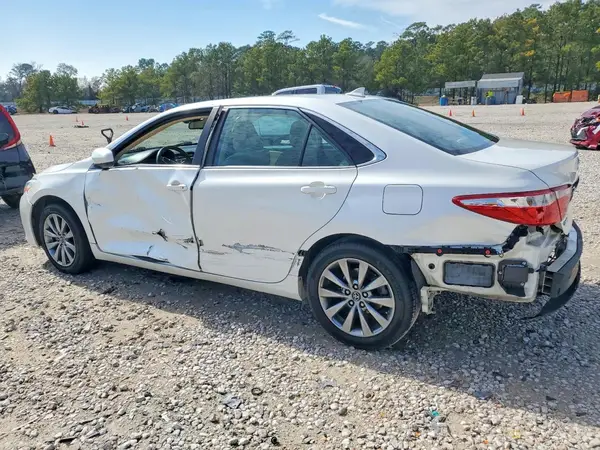 4T1BF1FK3HU618399 2017 TOYOTA CAMRY - Image 2