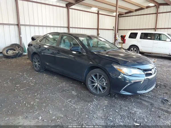 4T1BF1FK3HU619097 2017 TOYOTA CAMRY - Image 1