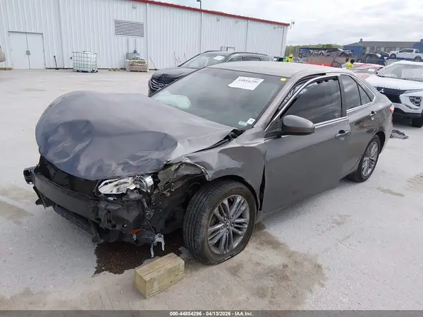 4T1BF1FK3HU619150 2017 TOYOTA CAMRY - Image 2