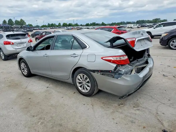 4T1BF1FK3HU620119 2017 TOYOTA CAMRY - Image 2