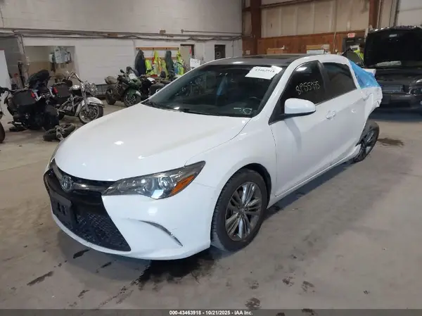 4T1BF1FK3HU627362 2017 TOYOTA CAMRY - Image 2