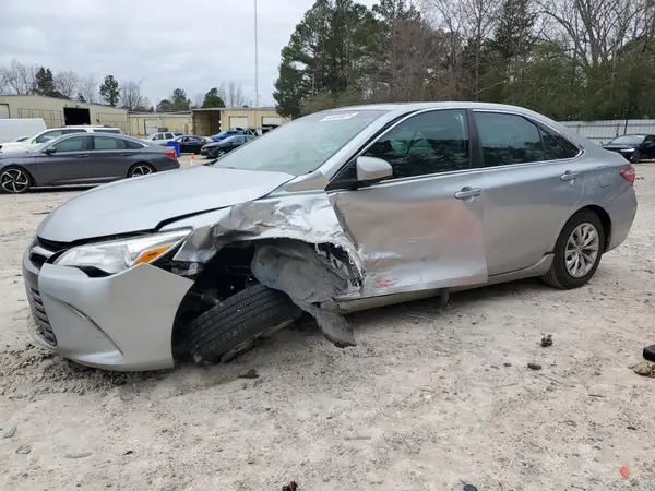 4T1BF1FK3HU628589 2017 TOYOTA CAMRY - Image 1