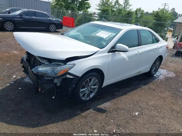 4T1BF1FK3HU630245 2017 TOYOTA CAMRY - Image 2