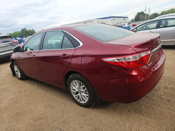4T1BF1FK3HU633260 2017 TOYOTA CAMRY - Image 2