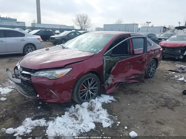 4T1BF1FK3HU633436 2017 TOYOTA CAMRY - Image 2