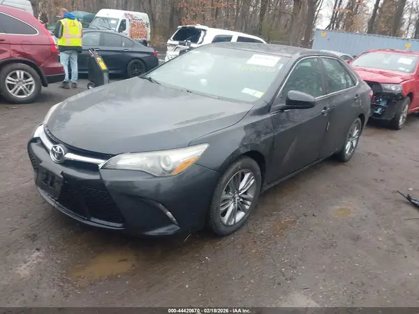 4T1BF1FK3HU635624 2017 TOYOTA CAMRY - Image 2