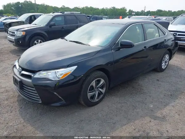 4T1BF1FK3HU637034 2017 TOYOTA CAMRY - Image 2