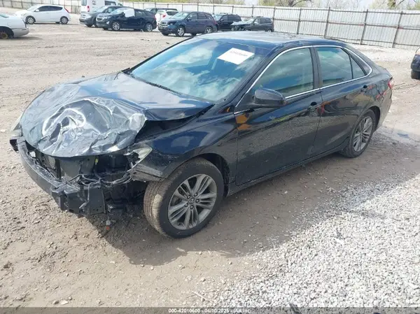 4T1BF1FK3HU637356 2017 TOYOTA CAMRY - Image 2