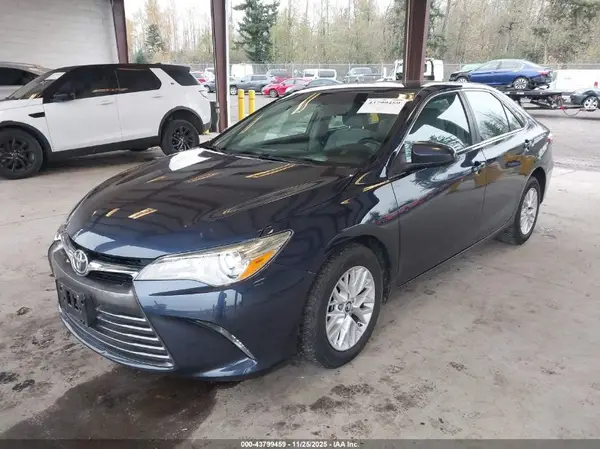 4T1BF1FK3HU638930 2017 TOYOTA CAMRY - Image 2