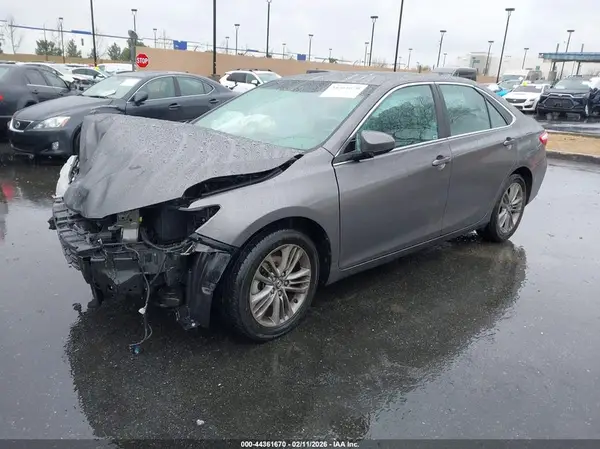 4T1BF1FK3HU640077 2017 TOYOTA CAMRY - Image 2