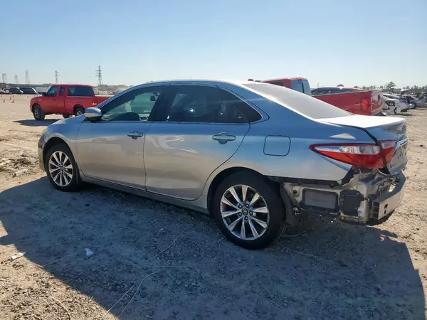 4T1BF1FK3HU643089 2017 TOYOTA CAMRY - Image 2