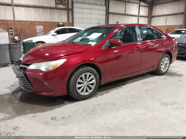4T1BF1FK3HU644193 2017 TOYOTA CAMRY - Image 2