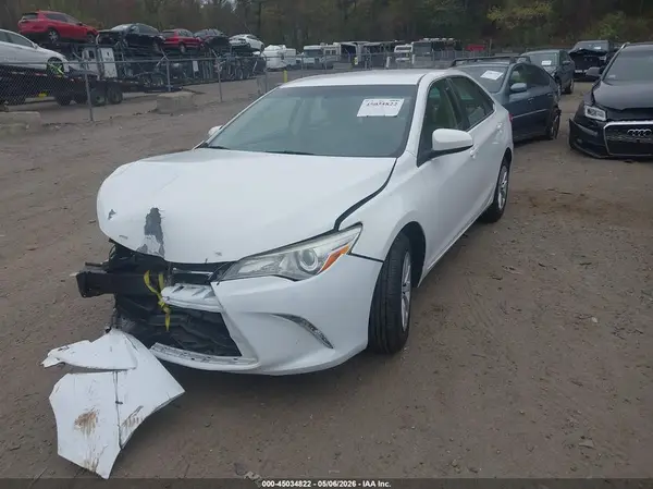4T1BF1FK3HU644579 2017 TOYOTA CAMRY - Image 2