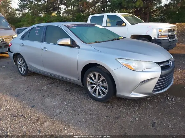 4T1BF1FK3HU646297 2017 TOYOTA CAMRY - Image 1