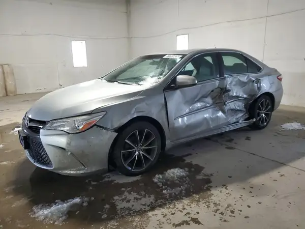 4T1BF1FK3HU646493 2017 TOYOTA CAMRY - Image 1