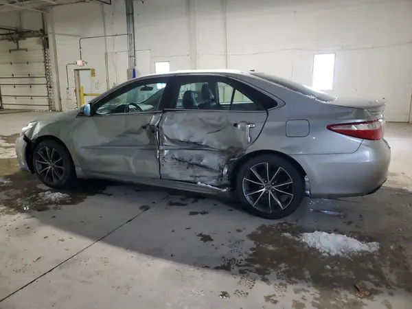 4T1BF1FK3HU646493 2017 TOYOTA CAMRY - Image 2
