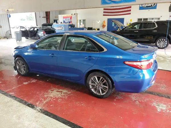 4T1BF1FK3HU646574 2017 TOYOTA CAMRY - Image 2