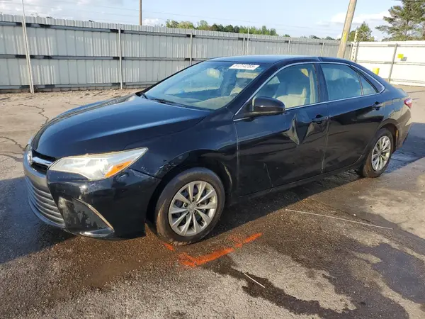4T1BF1FK3HU646588 2017 TOYOTA CAMRY - Image 1