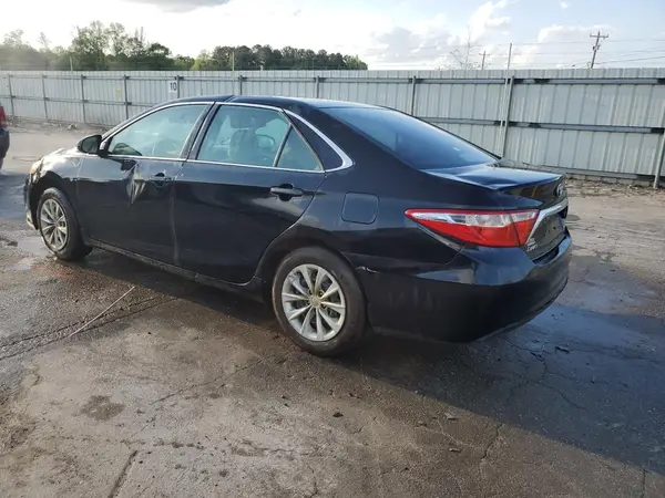 4T1BF1FK3HU646588 2017 TOYOTA CAMRY - Image 2