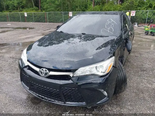 4T1BF1FK3HU647529 2017 TOYOTA CAMRY - Image 2