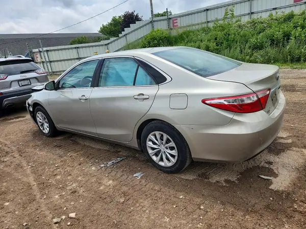4T1BF1FK3HU649541 2017 TOYOTA CAMRY - Image 2