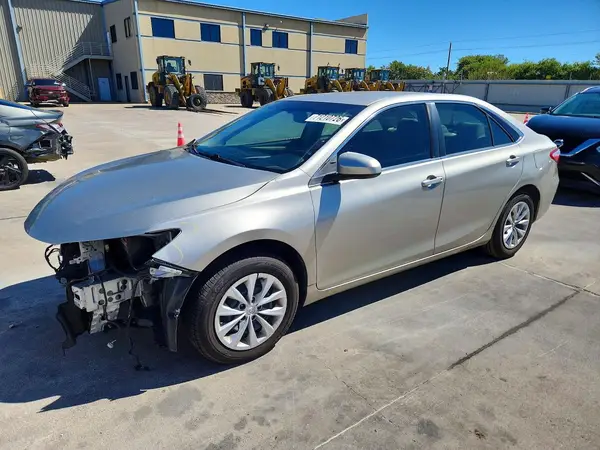 4T1BF1FK3HU649927 2017 TOYOTA CAMRY - Image 1