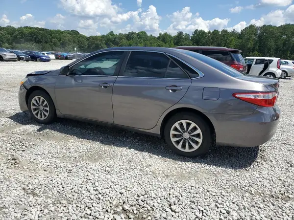 4T1BF1FK3HU650091 2017 TOYOTA CAMRY - Image 2