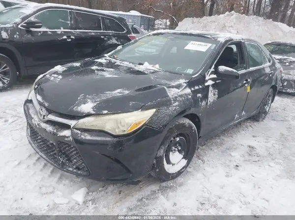 4T1BF1FK3HU650270 2017 TOYOTA CAMRY - Image 2