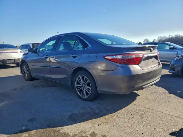 4T1BF1FK3HU650382 2017 TOYOTA CAMRY - Image 2