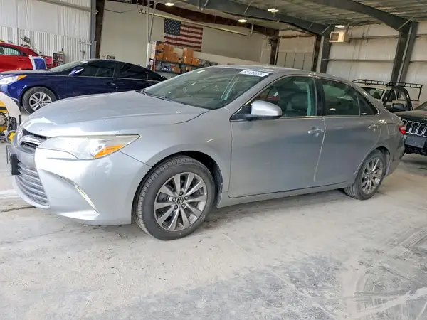 4T1BF1FK3HU651869 2017 TOYOTA CAMRY - Image 1