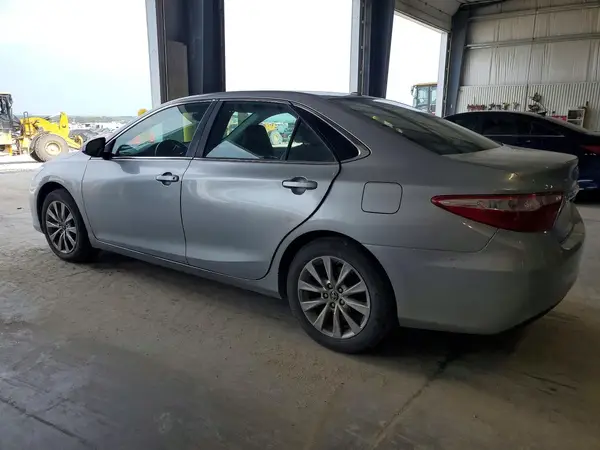 4T1BF1FK3HU651869 2017 TOYOTA CAMRY - Image 2