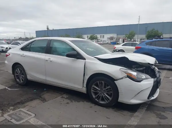 4T1BF1FK3HU652701 2017 TOYOTA CAMRY - Image 1