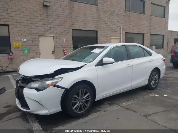 4T1BF1FK3HU652701 2017 TOYOTA CAMRY - Image 2