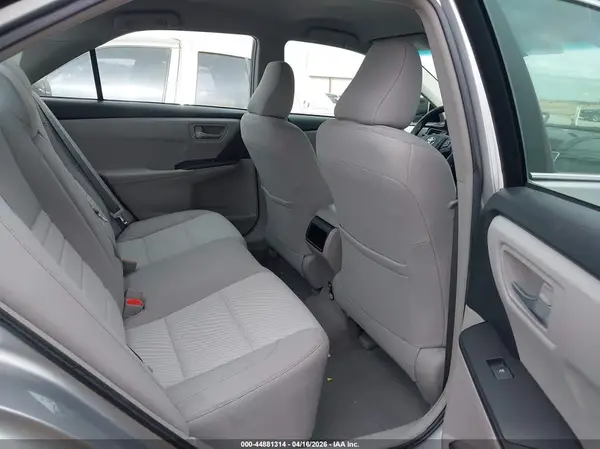 4T1BF1FK3HU652942 2017 TOYOTA CAMRY - Image 8